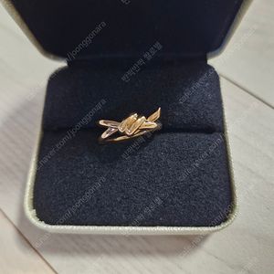 티파니 스타일 18k 반지. 꼬임반지, 매듭반지