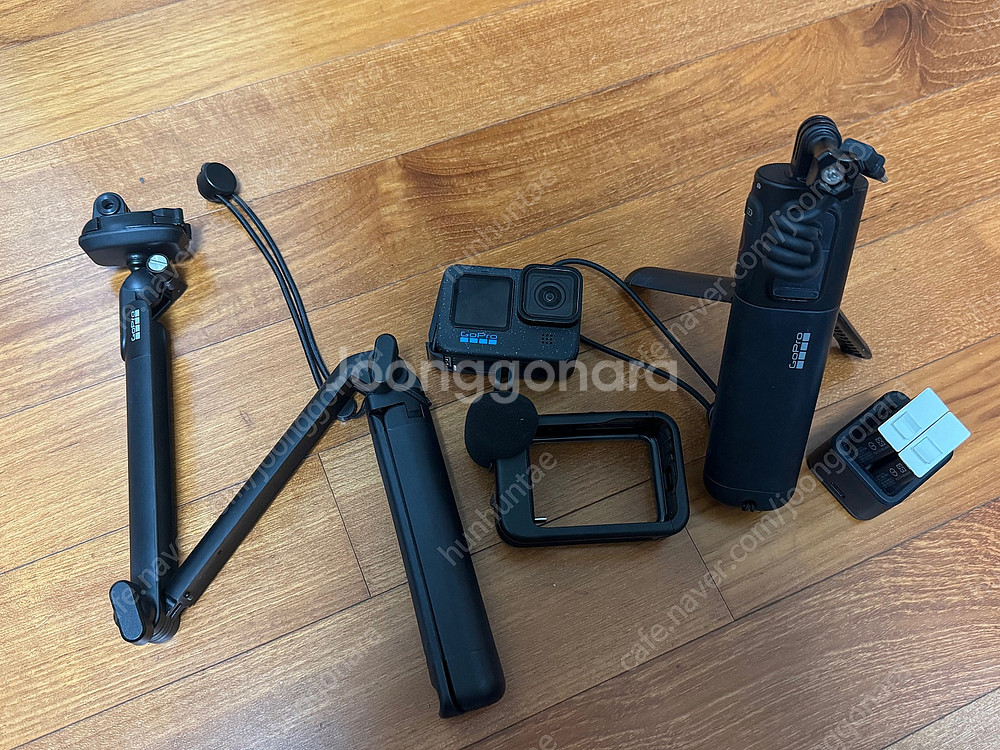 고프로 히어로12 블랙 액션캠 + 볼타, 미디어모듈, 추가배터리2개--1