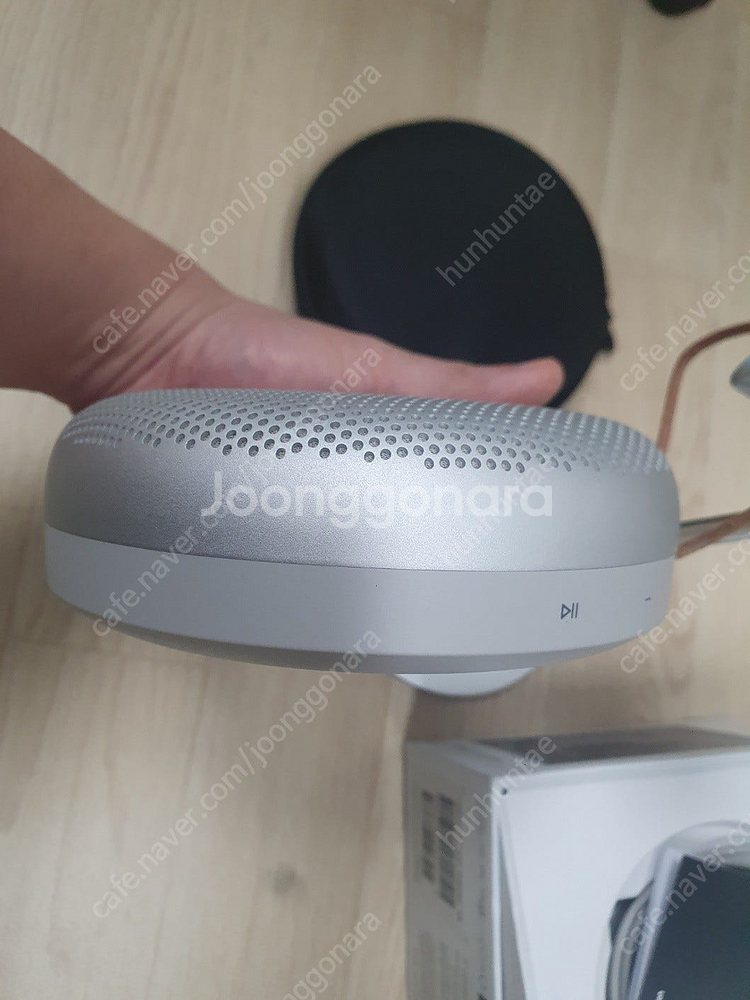 뱅앤 올룹슨 B&O A1 2세대 실버 판매합니다--3
