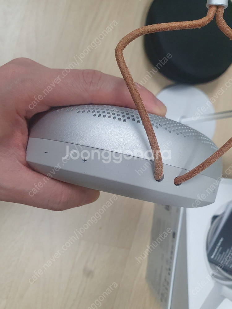 뱅앤 올룹슨 B&O A1 2세대 실버 판매합니다--7