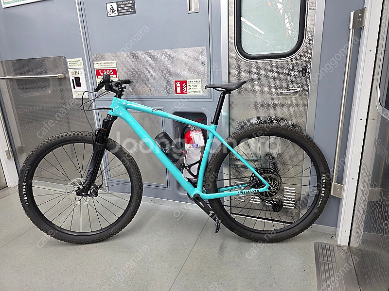 2022년식 스페셜라이즈드 에픽 L 제품입니다 소비자가격 290만원, 1차 구매자 적정 키 178-185. 카본프레...--0