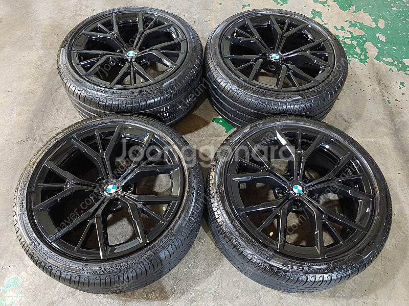 [판매] BMW G30 5시리즈 845M 블랙 19인치...--0
