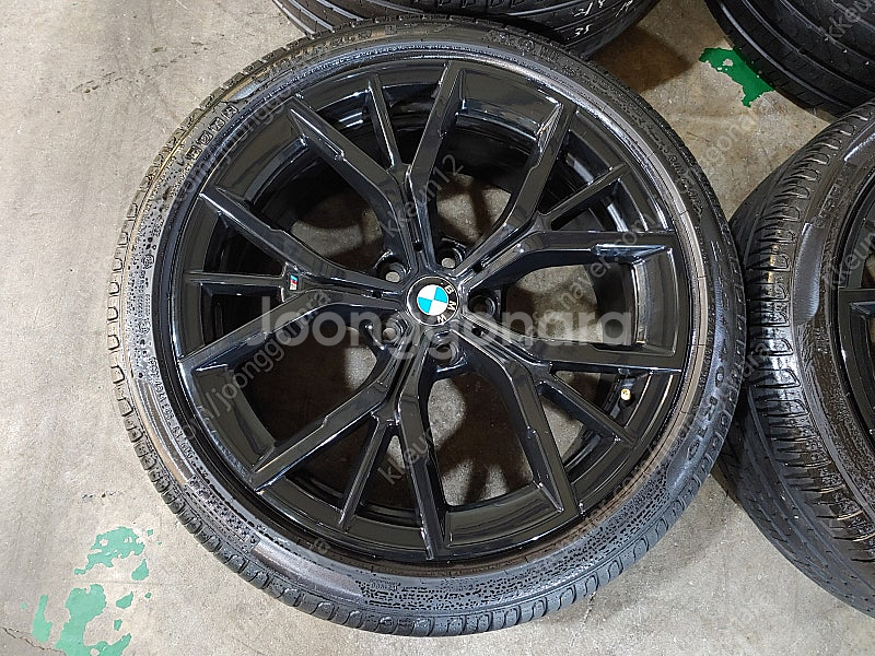 [판매] BMW G30 5시리즈 845M 블랙 19인치...--1