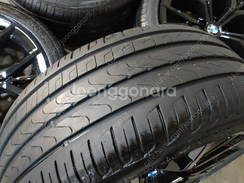 [판매] BMW G30 5시리즈 845M 블랙 19인치...--6