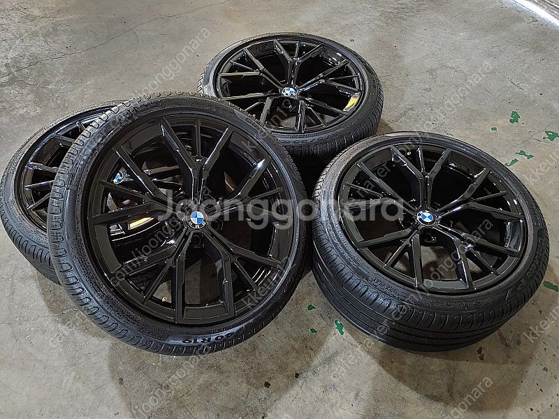 [판매] BMW G30 5시리즈 845M 블랙 19인치...--8
