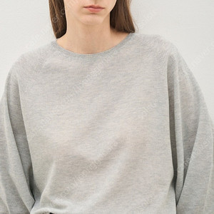 처분가)더캐시미어 실크 홀가먼트 니트 탑