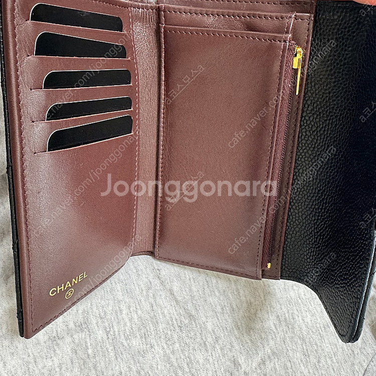 샤넬 클래식 캐비어 중지갑 금장 내장칩--3