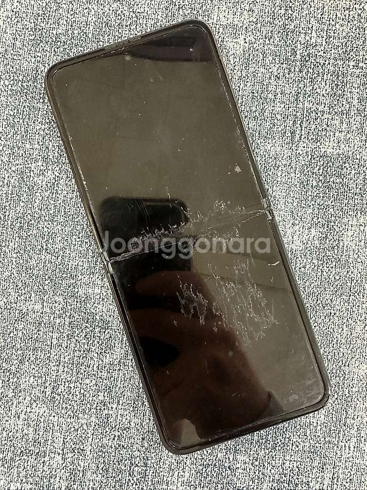 갤럭시Z플립3 256G 블랙 게임용 서브용 단말기 7만...--8