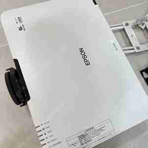 [정품 레이저 빔프로젝터] Epson EB-L520U / 5200안시 / 레이저광원 / 실사용 양호 / 거치대+케이블 포함 / 쿨거래