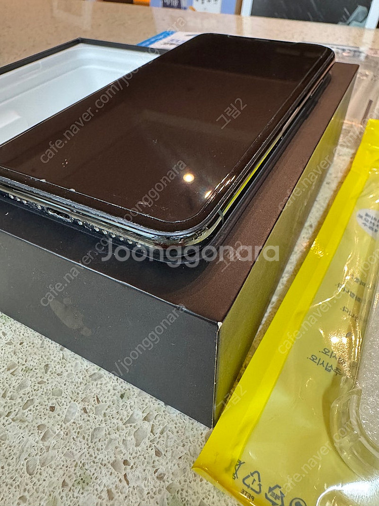 아이폰11 PRO 프로 256GB 스패이스 그레이 팝니...--2