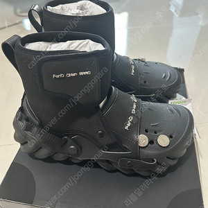 새상품 크록스 펑첸왕 209391-001