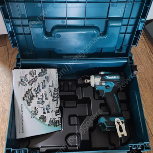 마끼다 18V 충전임팩렌치 DTW300Z 본체+맥팩케이스 새상품