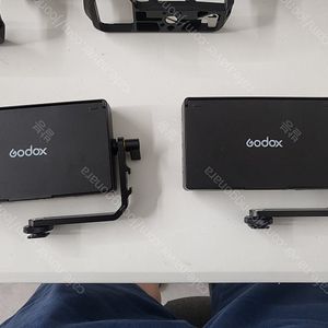 고독스 godox gm55 2대 판매합니다.(거의 새것 1-2번씩 사용, 본품 박스 미포함, L-Mount GMM01 포함 (박스有)