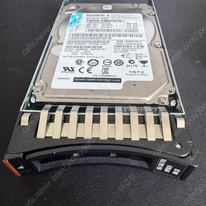 IBM 90Y8878 300GB 10K 6GB SAS HDD 하드