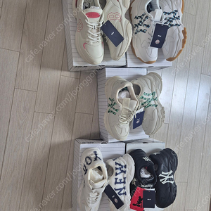 정가 12만9천 제품포함 쿨거래시 7만9천택포 미착용 새제품 MLB 빅볼청키 키높이 편한운동화 학생 성인운동화 사이즈 230, 250