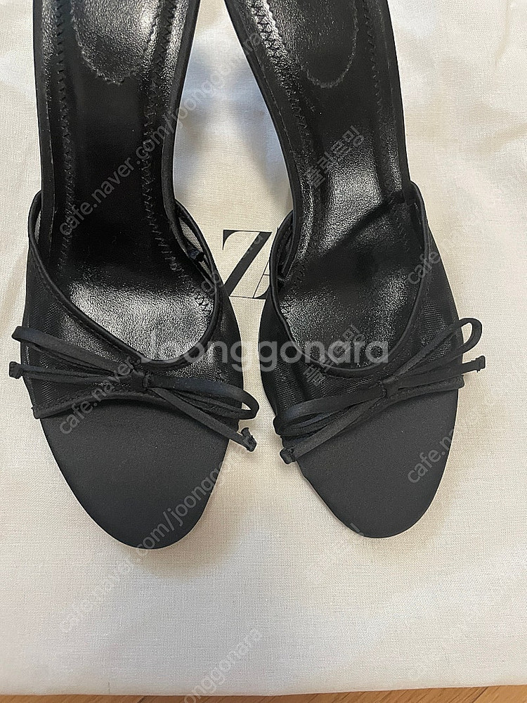 <새상품> 정품 자라 메쉬 리본 샌들 EU38 판매합니...--1