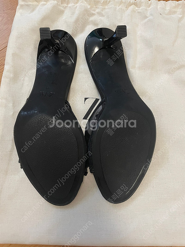 <새상품> 정품 자라 메쉬 리본 샌들 EU38 판매합니...--3