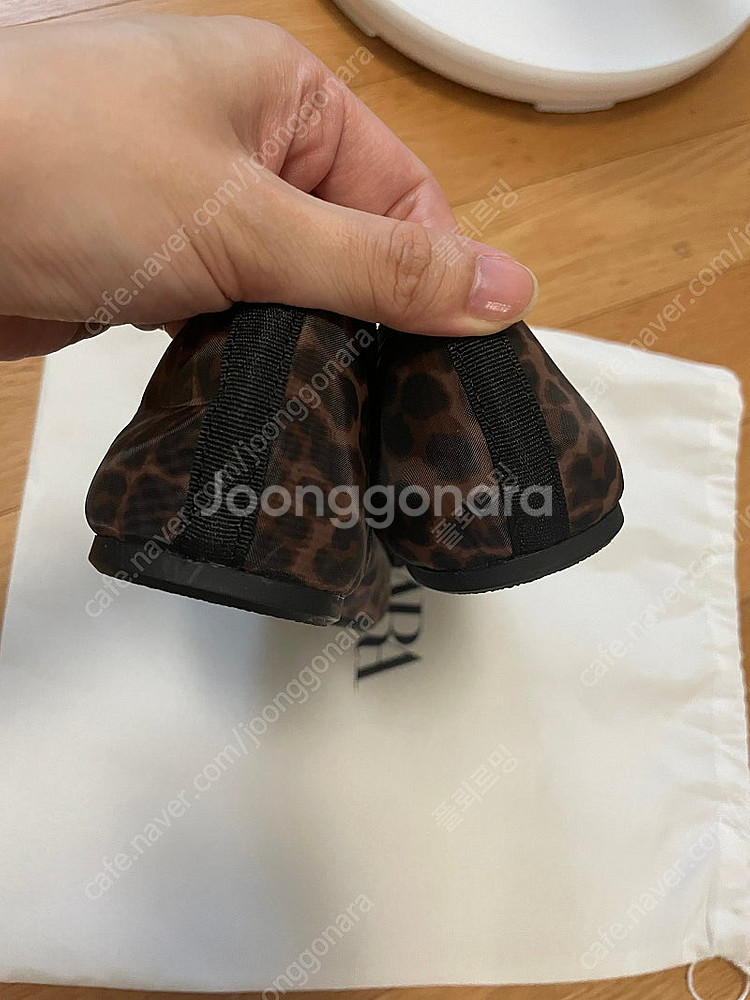 <새상품> 자라 정품 메쉬 호피 플랫슈즈 EU38 24...--2