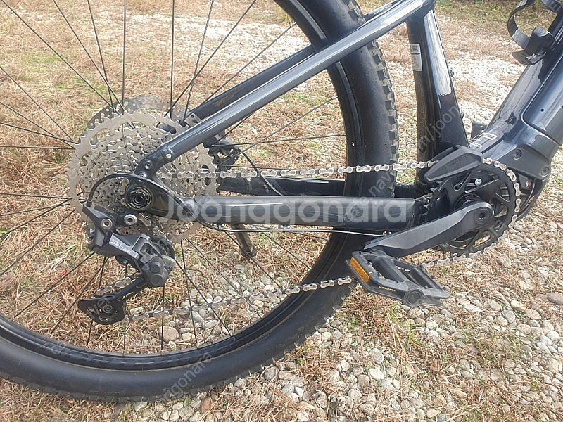 트렉 파워플라이4 E-MTB 자전거입니다--2