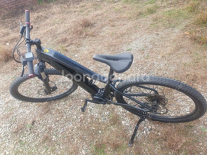 트렉 파워플라이4 E-MTB 자전거입니다--3