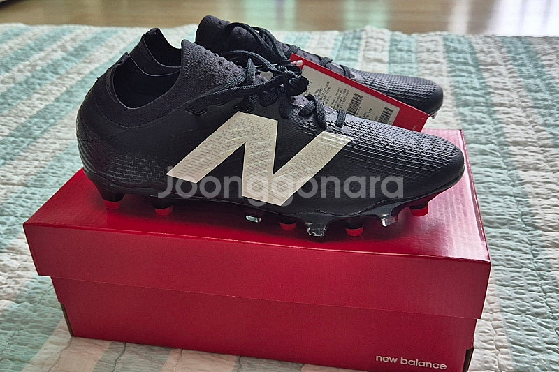 [뉴발란스] 테케라 V4+ 최상급 축구화 (새 상품 / 265 / 9만원)--0