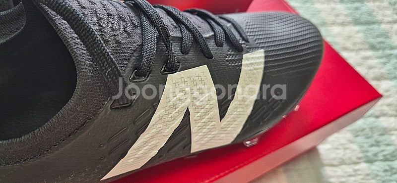 [뉴발란스] 테케라 V4+ 최상급 축구화 (새 상품 / 265 / 9만원)--1