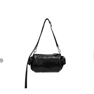 다이닛 새상품 STUD POCKET BAG IN BLACK 택 있음