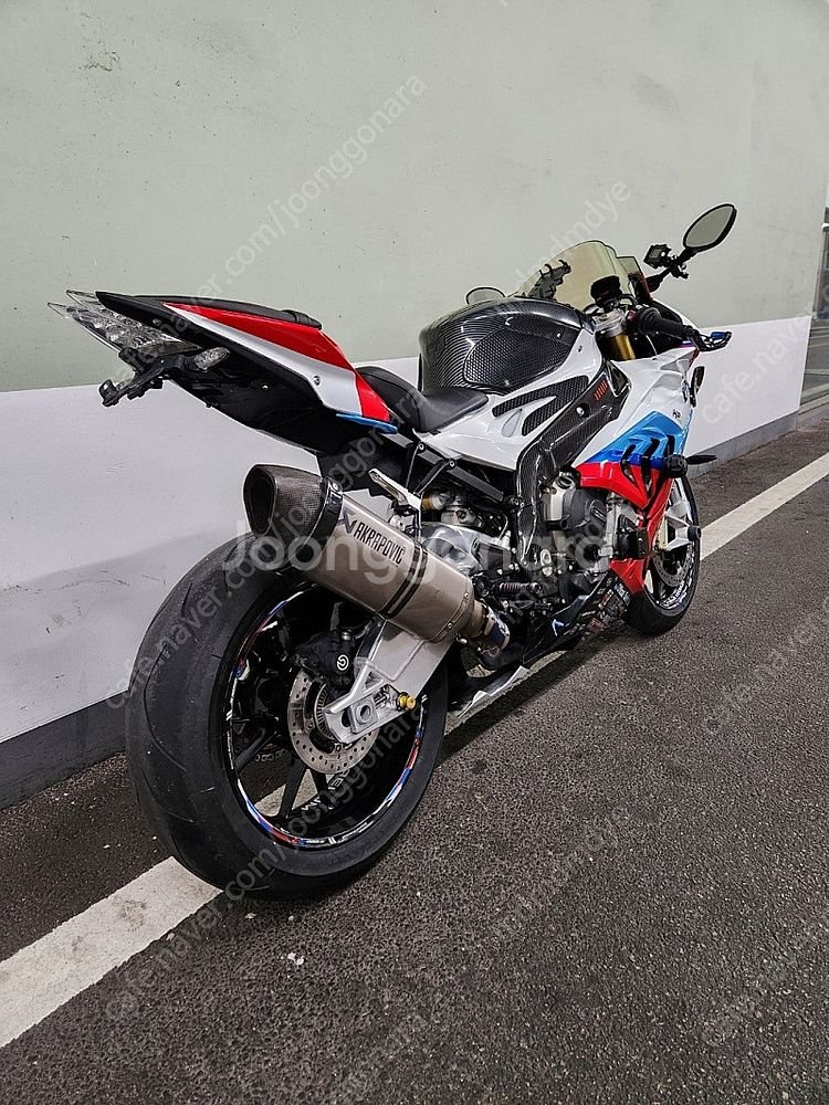16년식 BMW S1000RR 상태A급 판매합니다.--3