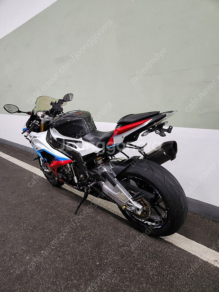 16년식 BMW S1000RR 상태A급 판매합니다.--6