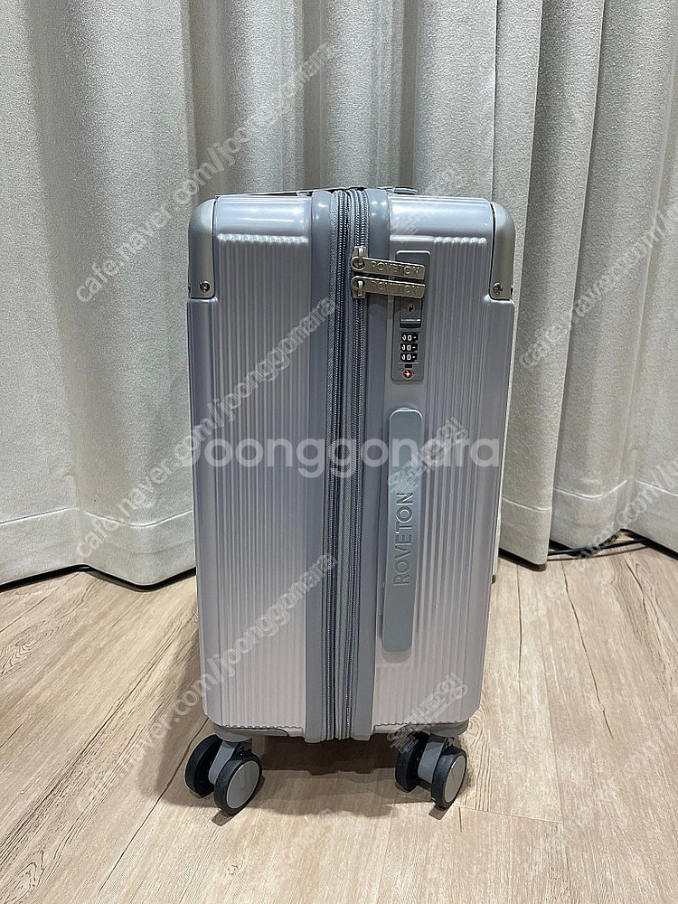 (새상품) 로브톤 20인치 확장형 기내용 캐리어 판매합...--2