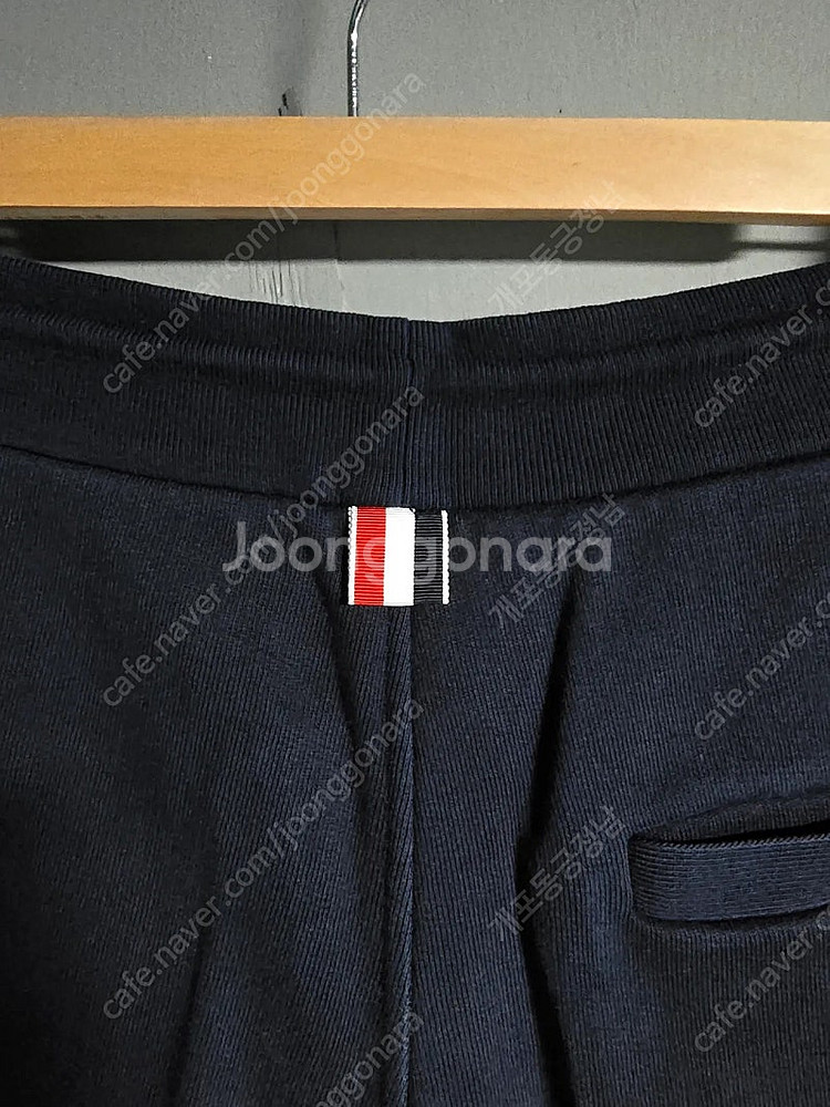톰브라운 클래식 루프백 삼선 스트라이프 스웨트 팬츠 바...--7