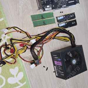 컴퓨터 업글해서 부품들 팝니다 (램 8기가 4개, 파워서플라이 600w)