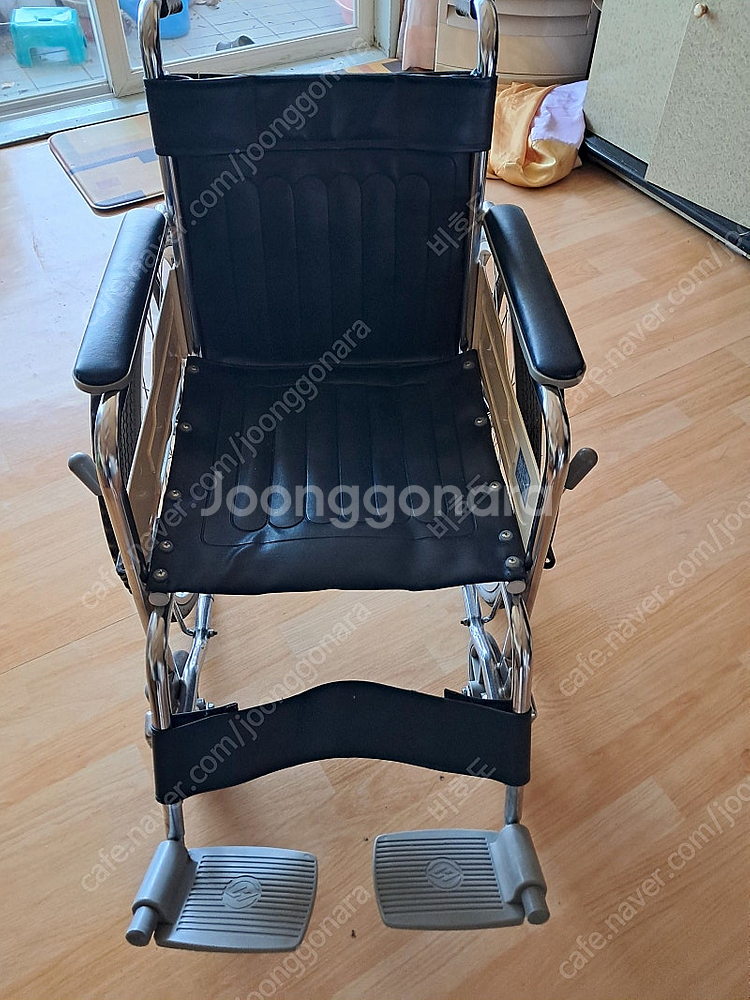 2달 사용한 전동의료침대, 휠체어 판매합니다.--1