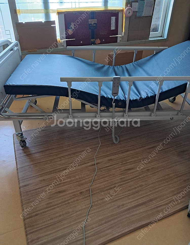 2달 사용한 전동의료침대, 휠체어 판매합니다.--3