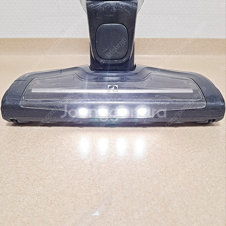 정상작동 일렉트로룩스 무선청소기 배터리빵빵함 진네이비 ...--3
