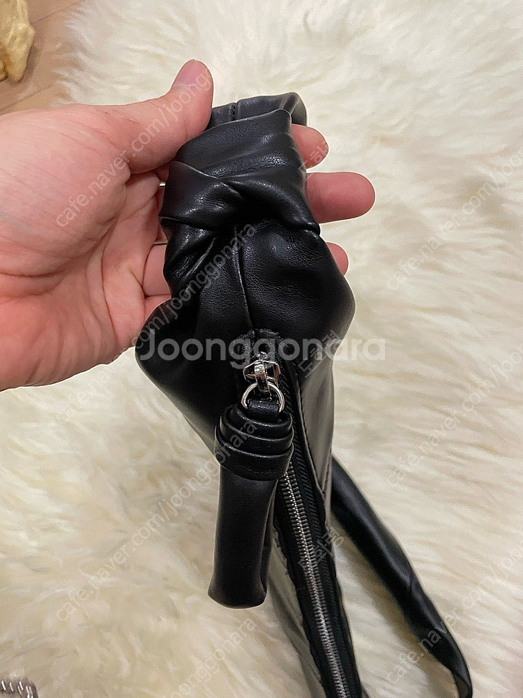 르메르 크루아상백 스몰 (블랙 컬러 / 양가죽)--8