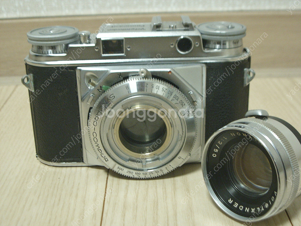 VOIGTLANDER PROMINENT + ULTRON...--1