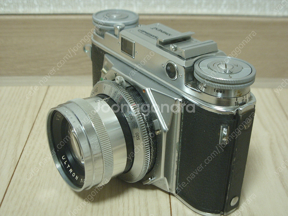 VOIGTLANDER PROMINENT + ULTRON...--3