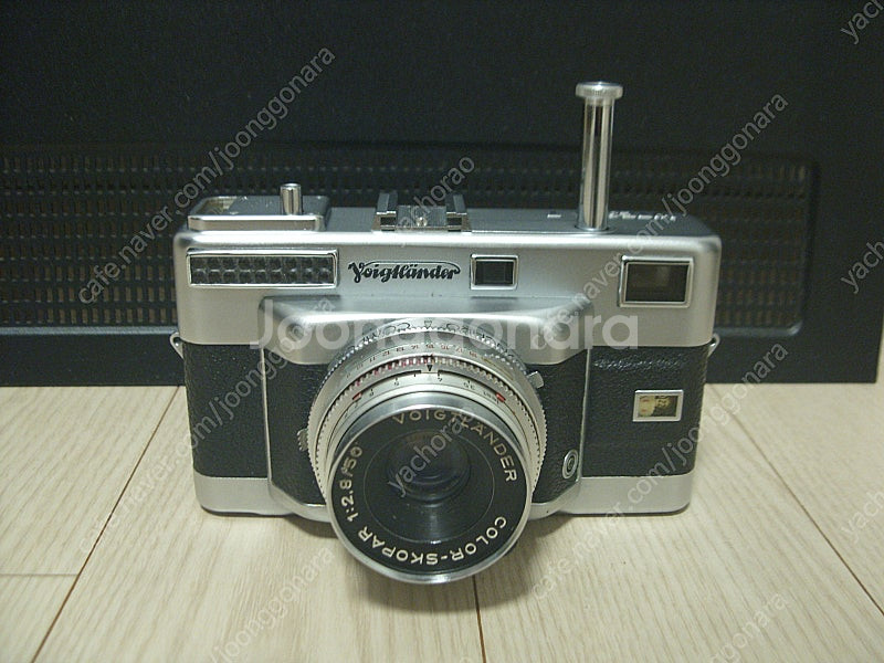 여러 카메라와 렌즈들--0