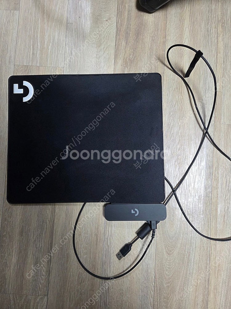 로지텍 충전마우스패드 팝니다--0