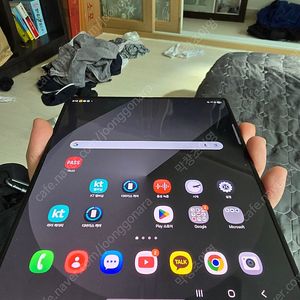 갤럭시 폴드6 네이비 256gb A급 판매합니다.
