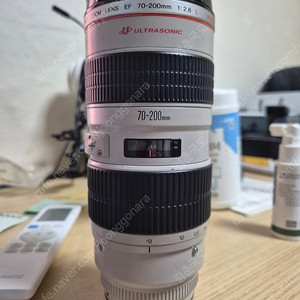 캐논 EF 70-200 F 2.8 L 렌즈 부품용 팝니다.