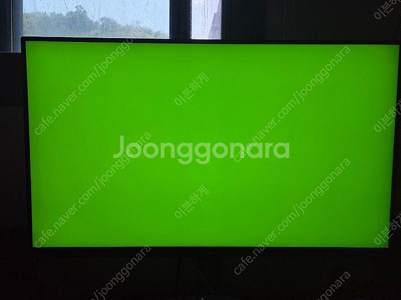 lg 32up830 팝니다.--3