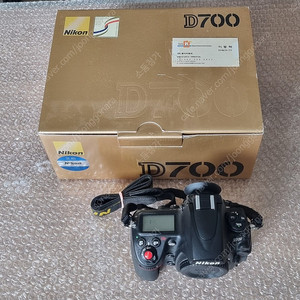 니콘 d700 / mb-d10 세트로 판매합니다.