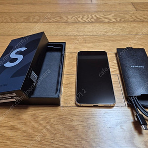 갤럭시 S22 화이트 256GB 팝니다.