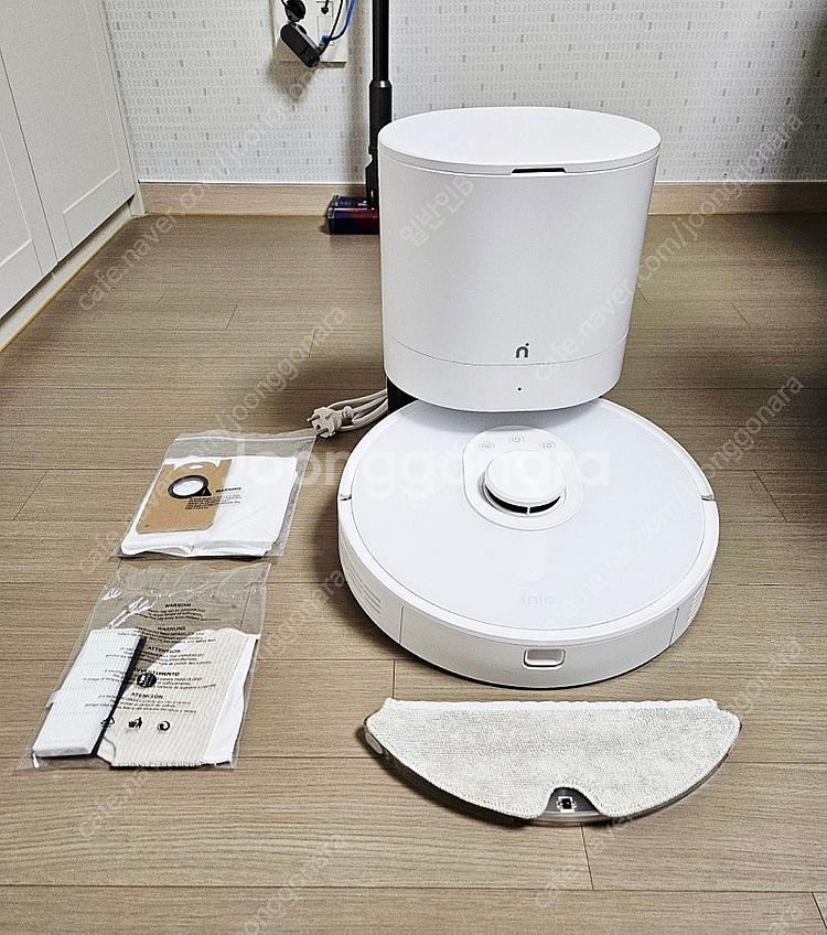 아이닉 I9 로봇청소기 판매합니다.--0