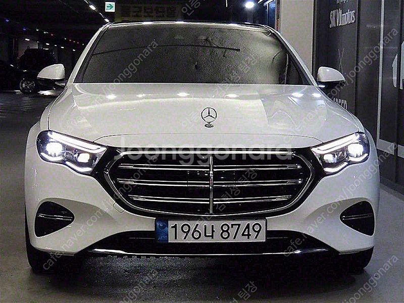 벤츠 E클래스 중고 벤츠 중고 승용차 흰색 2024년식...--3