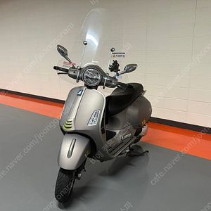 베스파 GTS300 슈퍼테크 24년식 그레이 콰르조
