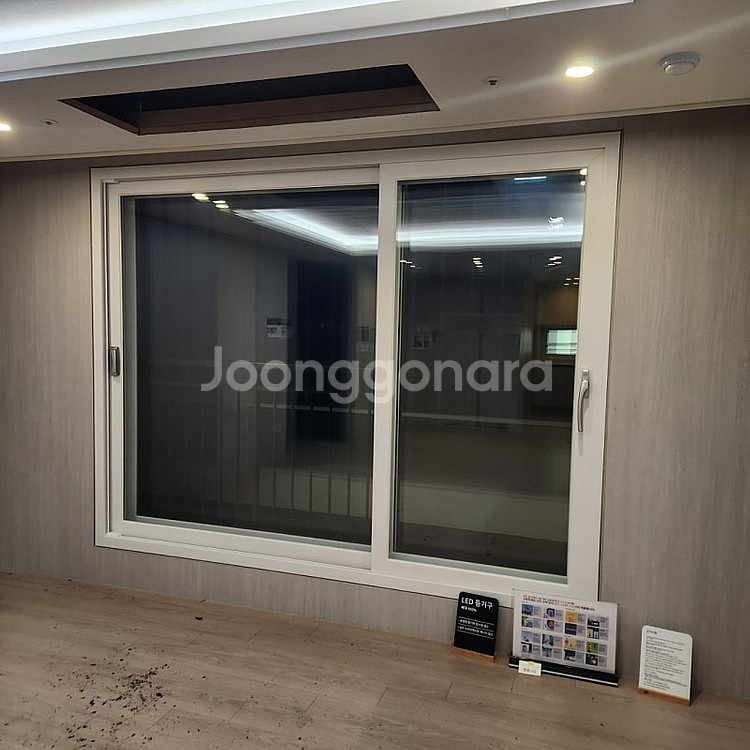 중고업체유일 창틀뒤틀림없는철제보강심넣어주는 거실창호샷시...--0