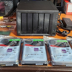 시놀로지DS1520+ 아이언울프프로70TB+램6G+M.